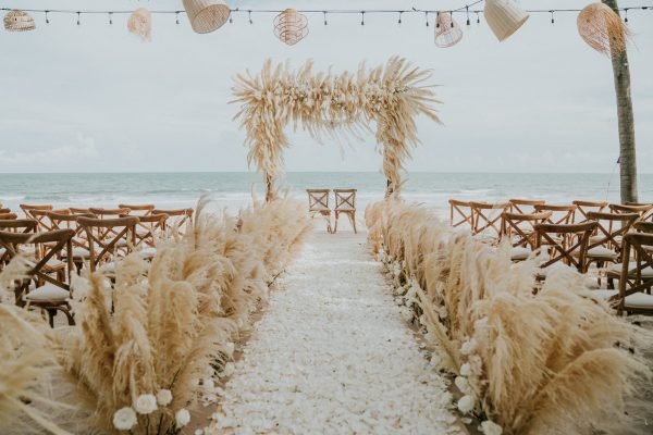 Thư & Chris boho beach wedding in Việt Nam